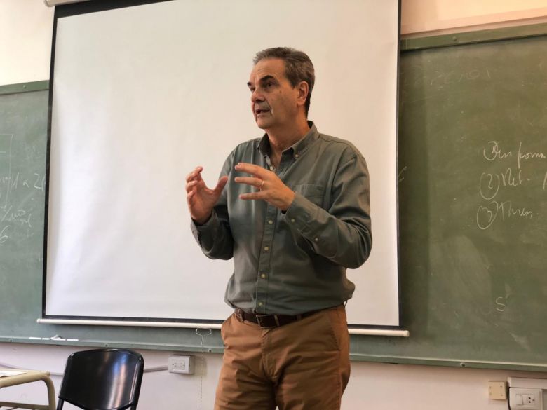 El plan para movilizar los d&oacute;lares que permanecen fuera de los bancos