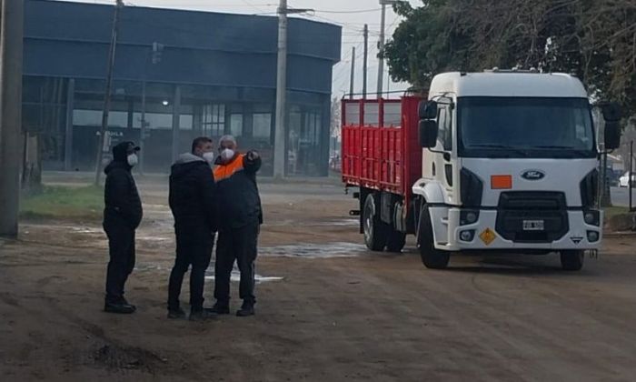 Derrame de &aacute;cido n&iacute;trico: controlan la situaci&oacute;n en avenida Per&oacute;n y Paraguay