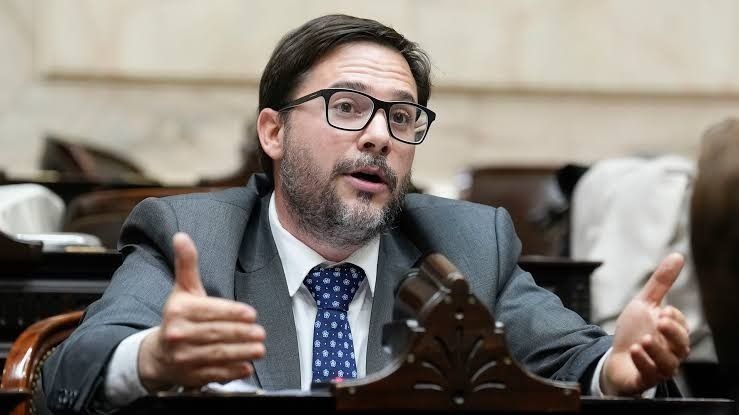 Piden saber si "C&oacute;rdoba contrata granjas de trolls y sitios de desinformaci&oacute;n" vinculadas a Cerimedo