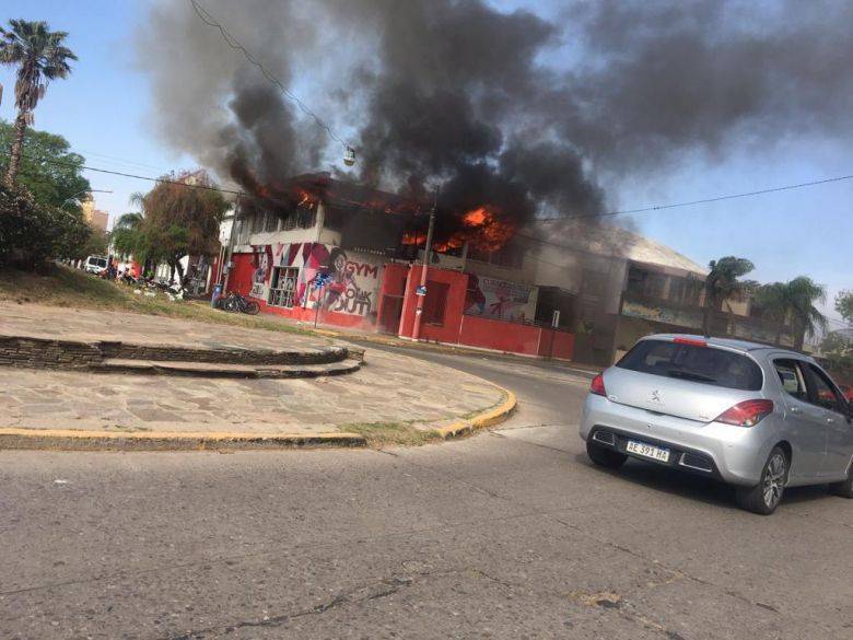 Se incendió una casa de té en Villa María