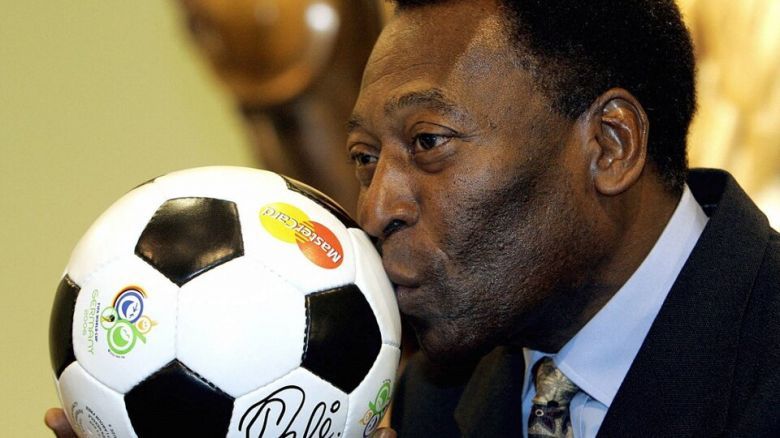 Murió Pelé, un símbolo supremo del fútbol 