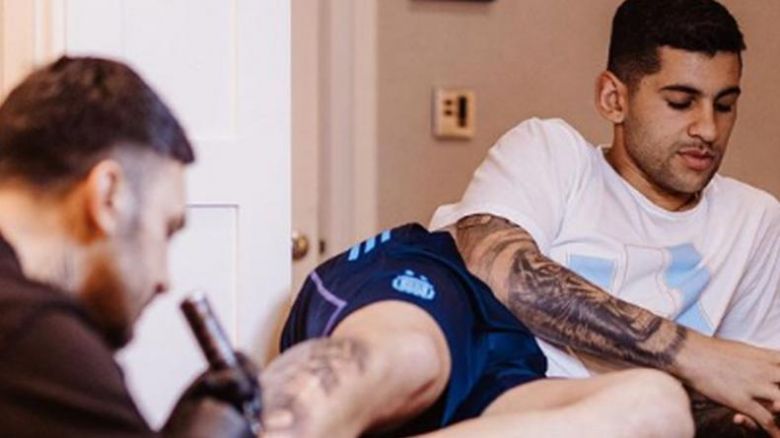 El impactante tatuaje que el Cuti Romero se hizo en homenaje al título de la selección argentina en el Mundial