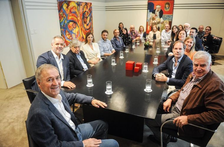 Juan Schiaretti se reunió con referentes de Roberto Lavagna y el MID