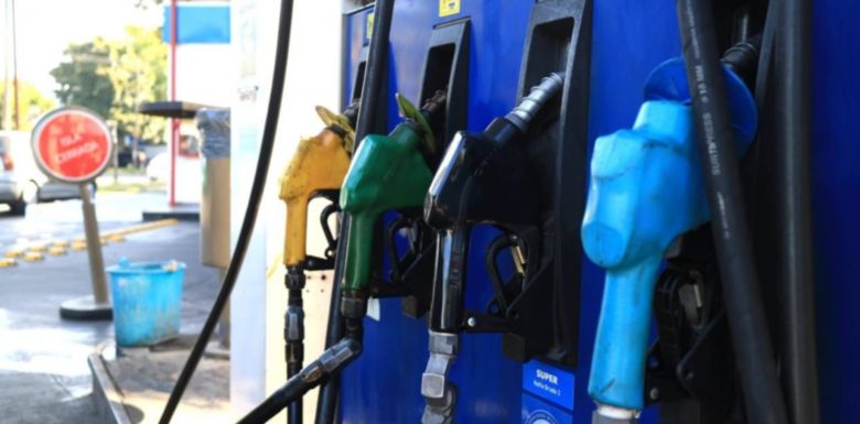 Congelaron el precio de combustibles hasta el 31 de octubre