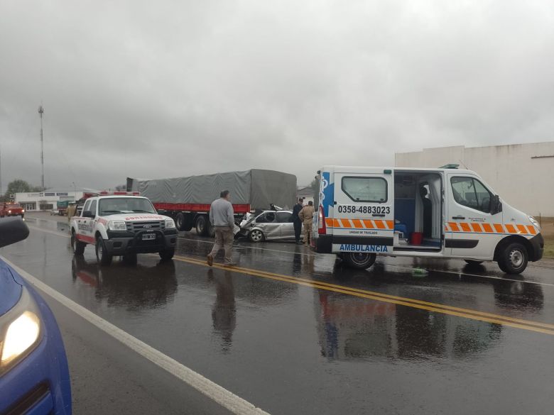 Carnerillo: un conductor falleció tras chocar con un camión estacionado