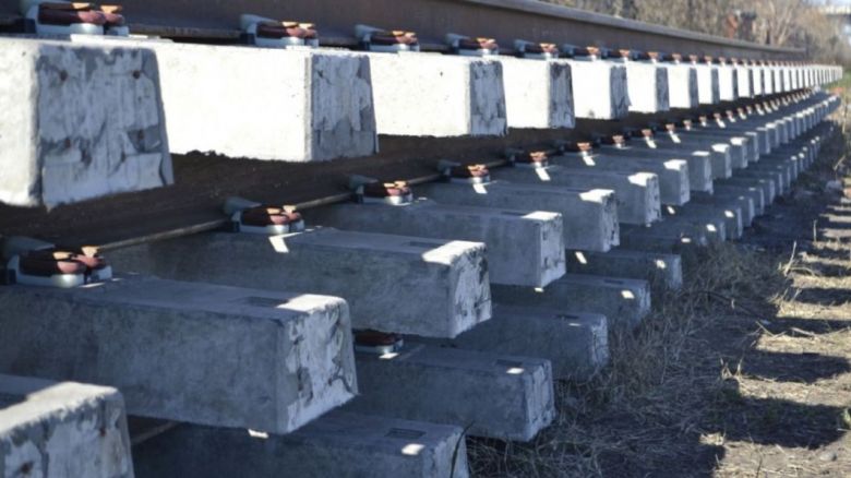 PyME cordobesa desarrolla durmientes de plástico reciclado para vías del tren