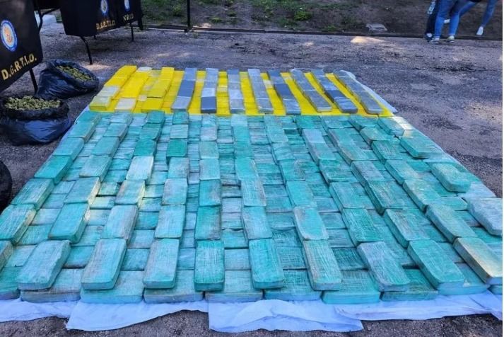 Tres argentinos que ingresaron a Uruguay fueron arrestados con 33 kilos de cocaína 