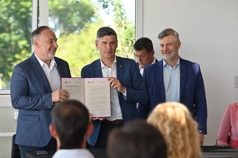 Accastello y Paserini firmaron un acuerdo para crear  la Universidad Libre del Ambiente en la ciudad 