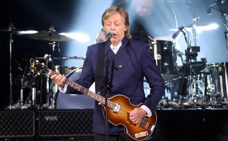 Paul McCartney logró recuperar un bajo que le robaron hace más de cincuenta años