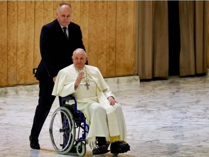 El papa Francisco se realizó un chequeo médico tras su audiencia general en el Vaticano
