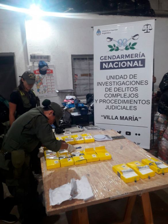 Villa María: decomisan más de 15 kilos de cocaína entre bolsones con mercadería